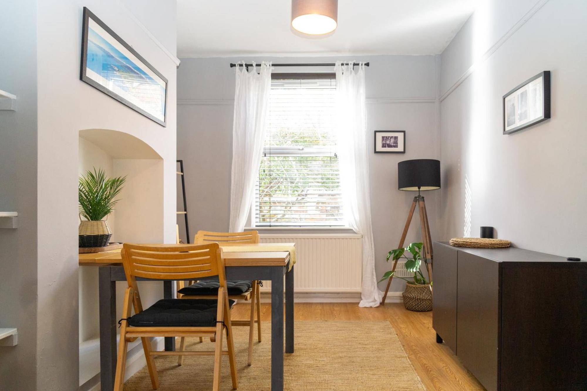 Townhouse In Trendy Suburb Of Hoole Daire Chester Dış mekan fotoğraf